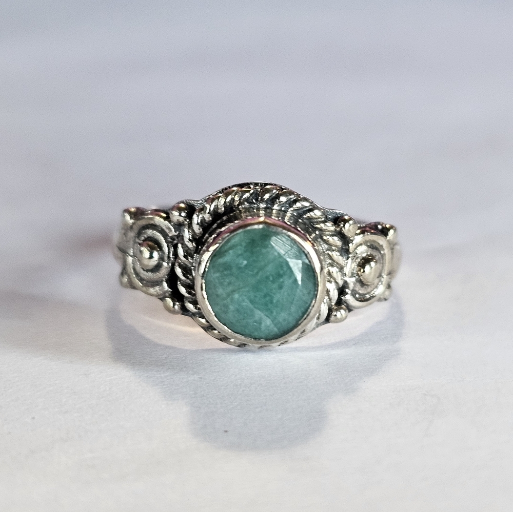 Bali Legacy Emerald Solitaire Ring Sterling Silver Size 8!